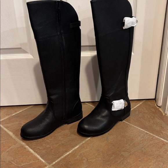 Girls no size5 black boots - Picture 2 of 5